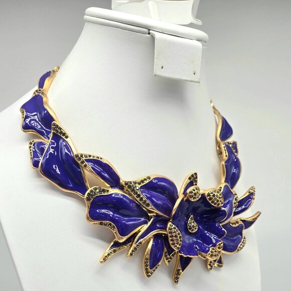 Oscar de La Renta Avant Garde Enamel and Swarovski Crystal Flower Necklace - Picture 4 of 12
